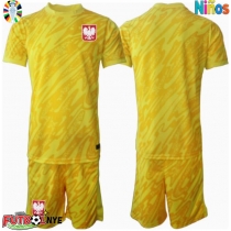 Camiseta Polonia Portero Primera Equipación para niños Eurocopa 2024 manga corta (+ pantalones cortos)